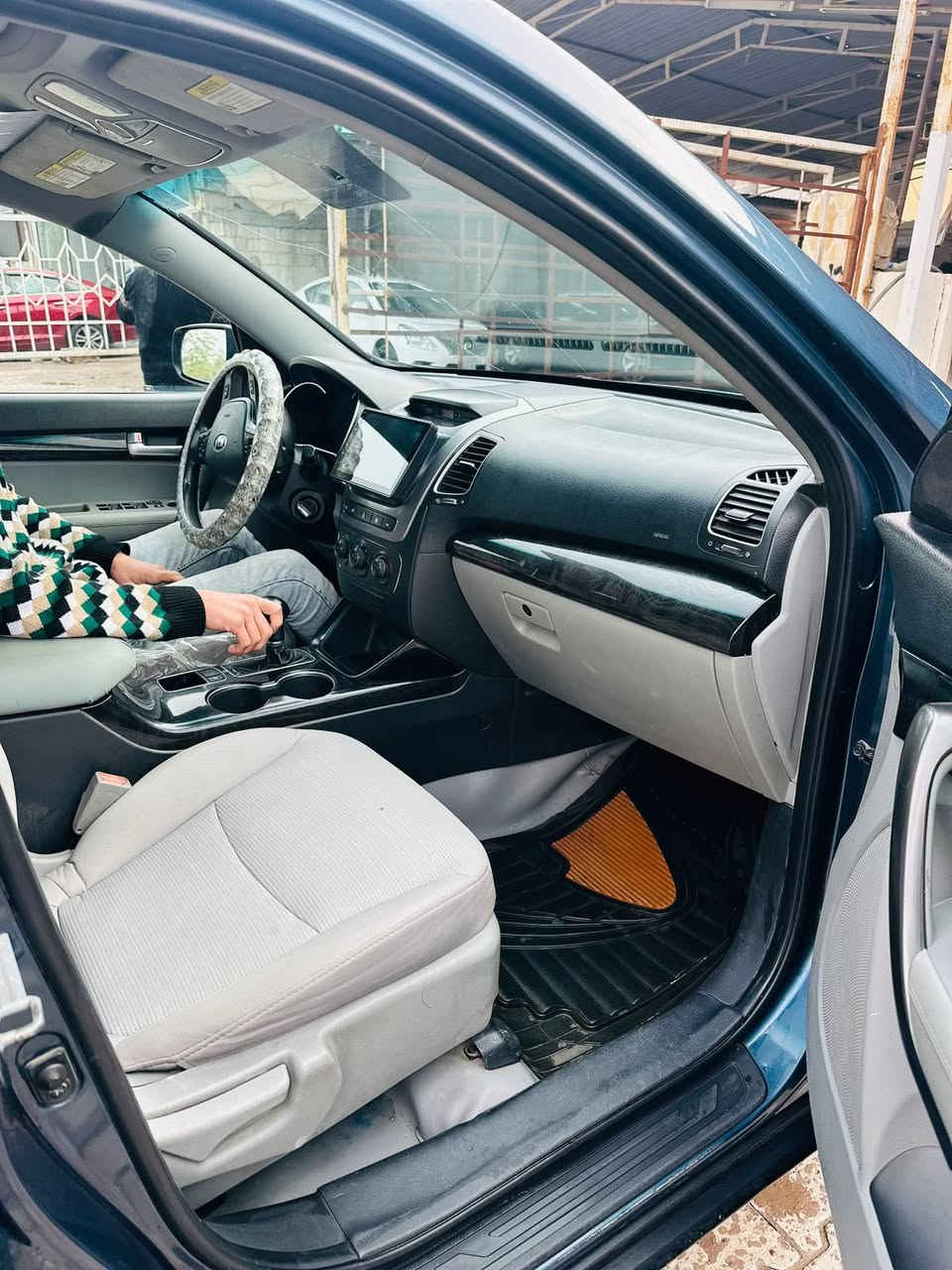 سورنتو مديل ١٤ امريكيه ٤ سلندر بدون صبغ سونار بل منشور سياره بدون نقص مكان سياره ديالئ بعقوبه سعر ١٤٠ مجال بصيط تلفون ***********
