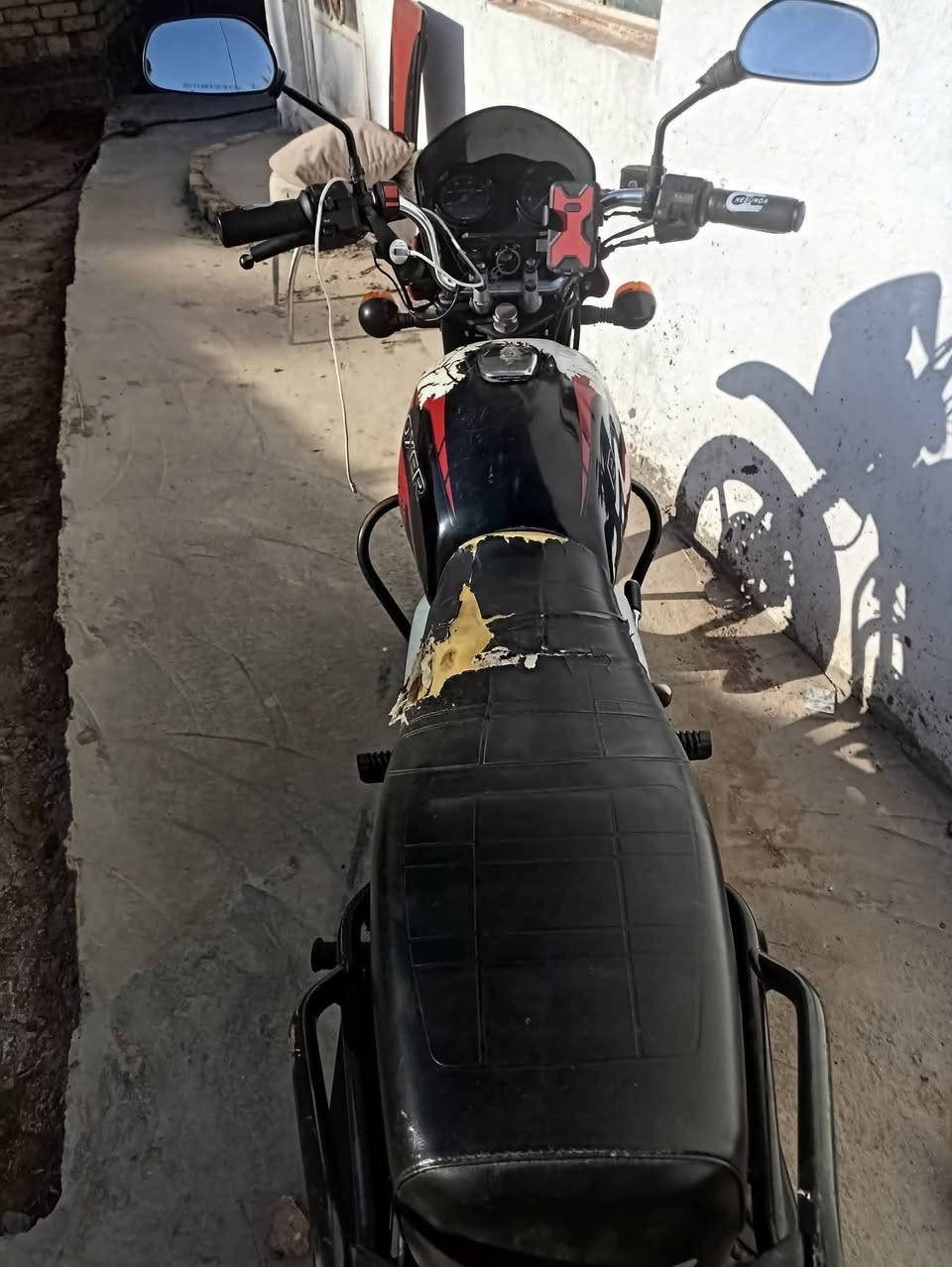 سلام عليكم اخوان دراجه البيع  اوراق اصولي موديل 22 توه مجفته تجفيت جديد السعر 850 وبيه مجال ***********
