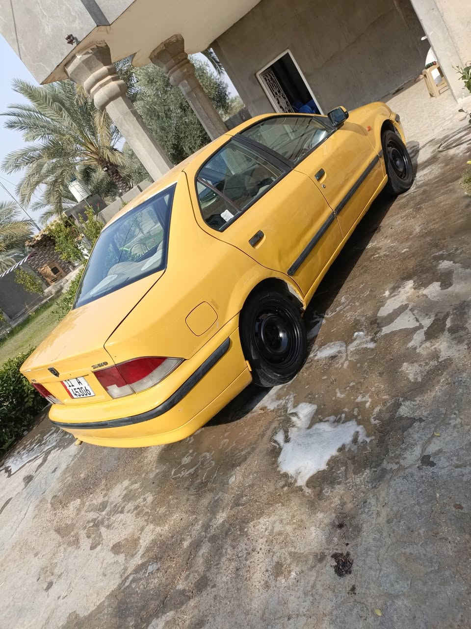 سمند للبيع  2011مكينه نضيفه معمره اخياسات سعر 33وبيه مجال مكان السياره بابل حله ***********
