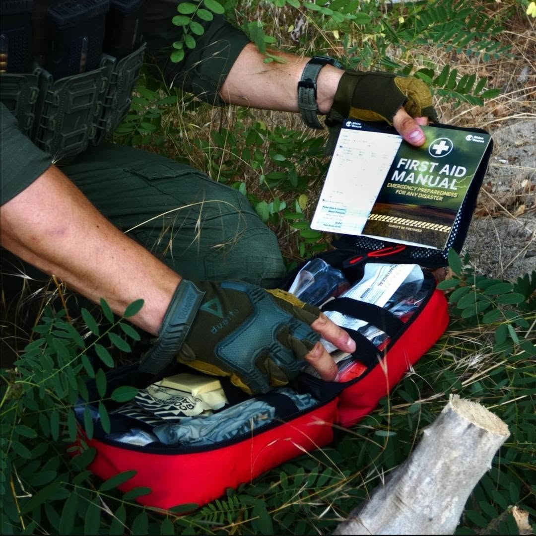 حقيبة إسعافات أولية تكتيكية من نوع IFAK باللون الأحمر، تحمل علامة Rhino Rescue التجارية.

تتميز الحقيبة بنظام MOLLE للتعليق ونظام Laser-cut للوصول السريع إلى المعدات الطبية الضرورية.

تعتبر مثالية للاستخدام في السيارات، التخييم، والمشي لمسافات طويلة، ومصممة لتكون مقاومة للماء.

السعر 40 الف
توصيل بصرة ولكل المحافظات


**إذا كنت صاحب هذا الإعلان وتريد حذفه لأي سبب، رجاءا أرسل رسالة إلى الدعم الفني**