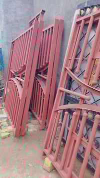 باب مدخل • شباك بيتونه • ٥ شبابيج حديد