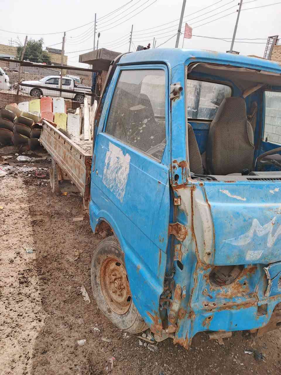 سلام عليكم ورحمه الله 
كيه حمل موديل 95 رقمه بغداد سويه ضايعه رقم شاصي ماكو يعني بين قوسين ابيعلك كوم حديد سعر 30 وبيه مجال الطيبين العلوان سماوه قضاء رميثه الاستفسار نتصل بل رقم ***********
