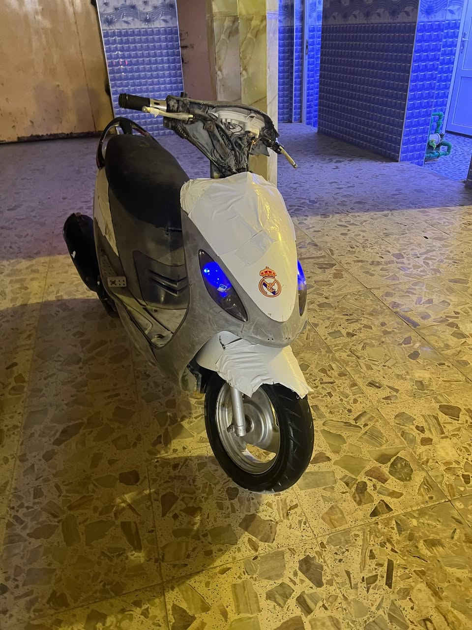 سلام عليكم البيع ماكس قجمه ياباني مختمه ختم واحد شرط كلها ختم( العينه ولايت موجودات)  كفرات كامله دراجه خير من الله معدل وشلعه بوشه بلاد (محرك مفتوح  مره وحدافقط ) كهرباء كلها شغاله العينه شغاله قفال. جنطه شغال
قفال ستيرن شغال دراجه كفاله من كلشي مزوده شيال رياضي ودبل رياضي كزوز رياضي 🔥 وبيه بعد تزويد بسيط مكاني بصره زبير 
التفاصيل أكثر تصل ع رقم  *********** وتساب
