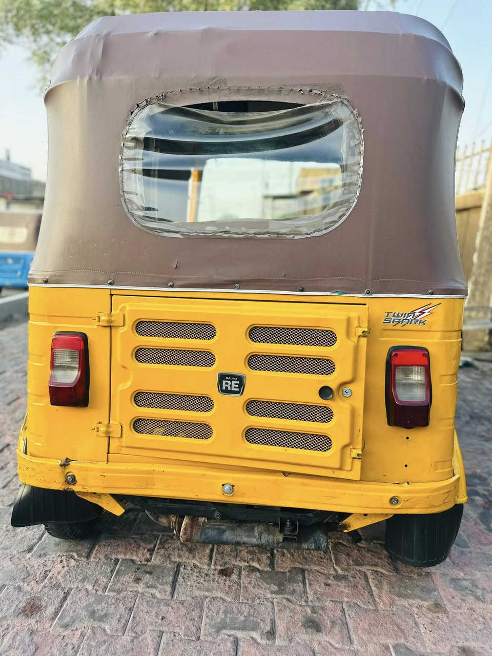 السلام عليكم تكتك موديل 2020 شهر 12 مرقمه رقم وسنويه تحويل ثاني يوم
السعر 7 ملايين وربع وبيها مجال 
العنوان بغداد مدينه الصدر 
رقم الهاتف /***********
