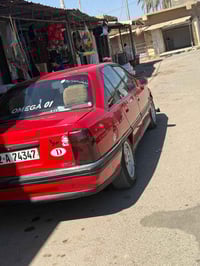 اوبل اوميكا سياره نضيفه وحلوه مثل ما ابين بصوره مال جناي كير ومحرك بشر...