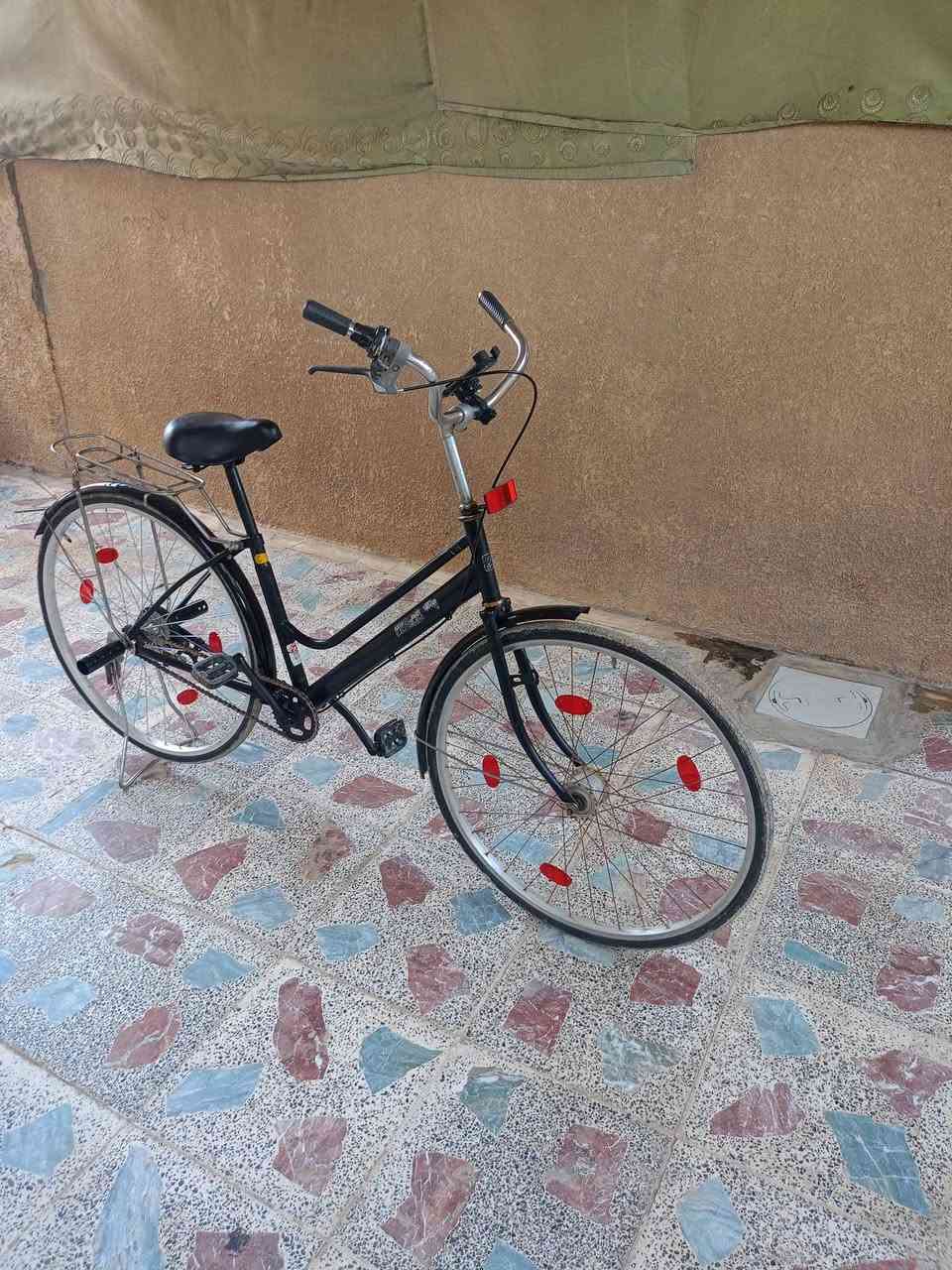 بايسكل للبيع الحجم 27/ سعر 60مكاني ديالى  بعقوبه***********
