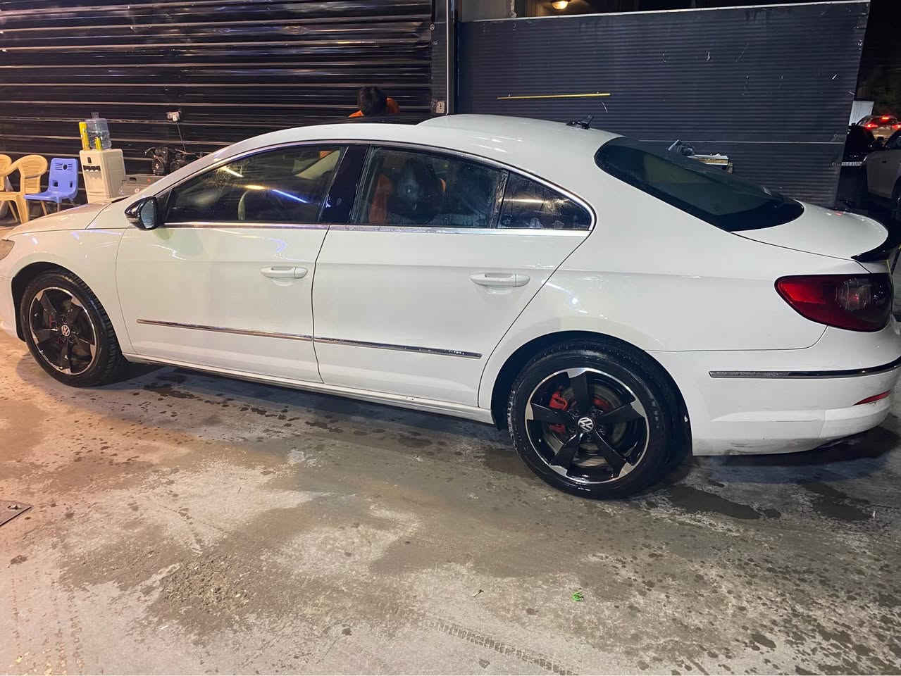 سلام عليكم

passat 2011 
فول مواصفات 
محرك 2.0 تيربو
كير اوتو
جام اوتو
بانوراما
مقاعد جلد كهرباء
شاشه 
كامره
فول تحكم استيرن
سياره كلش حلوه وجاهزه عليه ادامه كامله
السياره وارد امريكي حادثه فقط دعاميه شرط الفحص
بيه صبغ اربع قطع جماليه بدون اي تصليح وهم ع الفحص
مكانه سيديه 
***********
سعره 82$

وسلامتكم بغداد, العراق
