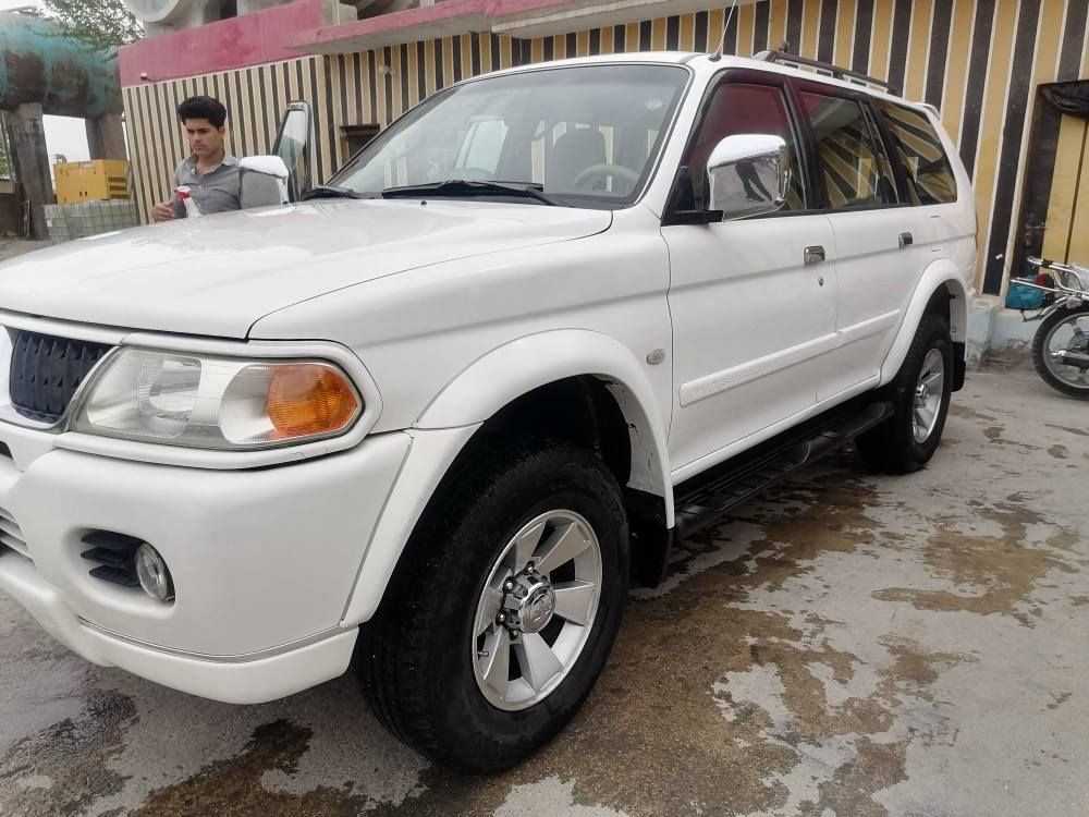 مستەربۆشی ناتیڤا  مۆدیل 2008 گیر تۆماتیک و دەبل ئەکسل کیرو مەکینە  و ئەکسل بەشەرت بیش فولە سەیارەکە  و پشتی کەبسە دوو سێ بارجەی  بۆیاغە بێ ناو گرتن سەقفیشی توزیک بۆیاغی هەیە  سەنەوەی تازەیە تا نزیکی 2030  سەیارەکە هین ماڵی خومانە بەشەرتی وەکال و تەحویل یەک دینار مەسرەفی تیدا نیە سەیارکە لە هەولیر  بنصلاوە نرخی 90 گەلا کەمەعامەلە *********** أربيل, العراق
