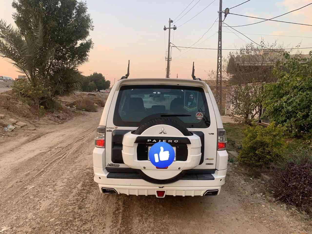 السلام عليكم 
باجيرو موديل 2009
رقم بغداد 
تفاصيل 
محرك 3.5
اشيار مري +شفط 
فور ويل ١٠٠٪ شغال
فتحة سقف 
حدادية صدر جديدة لوك 
كهربائية شغاله 
تبريد ٣ قطع فول 
منظومة زنون 
حساسات بلادي 
تحكم ستيرن 
جاملغ الامامي الايمن طخة دراجة 
بدون صبغ ولا قطع مبدلة كلها بلادي 
السيارة مغلفة البوب والفرس وكشنات وارضية جلد 💯
سيارة بدون اي نقص متتعب بيها 
شراي يتصل 
العنوان / بغداد/ سريع الدورة 
رقم الهاتف/***********
السعر /١٤٥ وبي مجال للشراي
