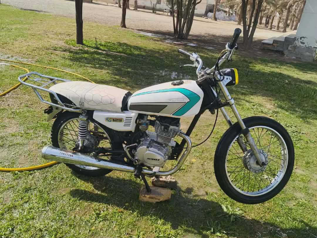 للبيع مكينه ٢٤ وخرضه ٢٦ وشاصي١٣ ارشه كلك دوانيه
دراجه نضيفه ***********
