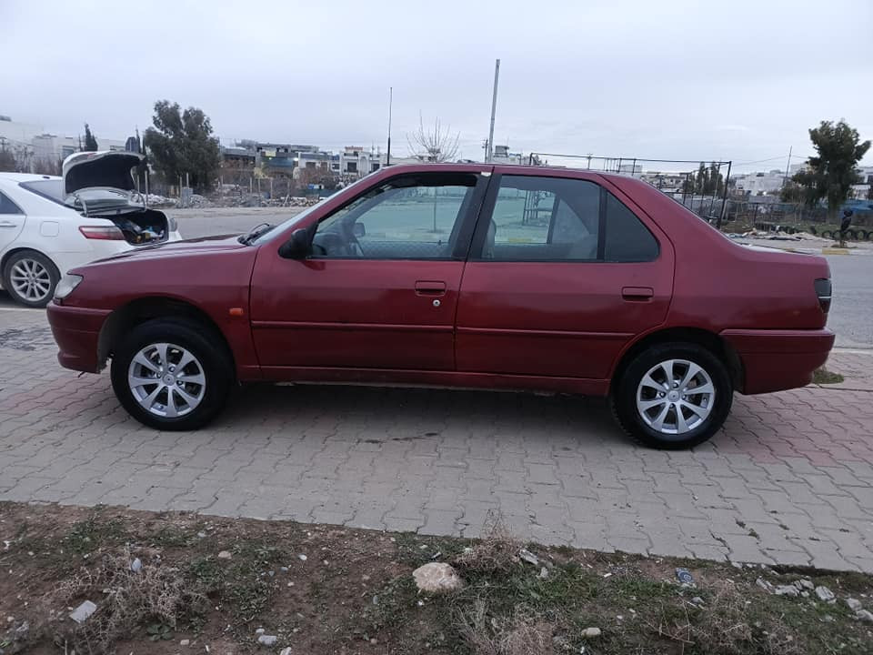 ***********
***********
بیجۆ مۆدێل 2002
رقم سلیمانی تحویل اصلی تدور کل عیراق مابی ای مشکلە
سنەوییە حتی 2030 شهر 10 جدید 
تحویل غرامە گز بشرت  
محرک گێر شرت 
محرک جدید میە بل میە 
اربع تایرات جدید 
پاتری جدید 
کاهربای کل شغال 
مابی صربە گدام وراء مابی صرب مابی جکوش

سعر 35 ورق 
مکان چم چمال شمشمل, السليمانية
