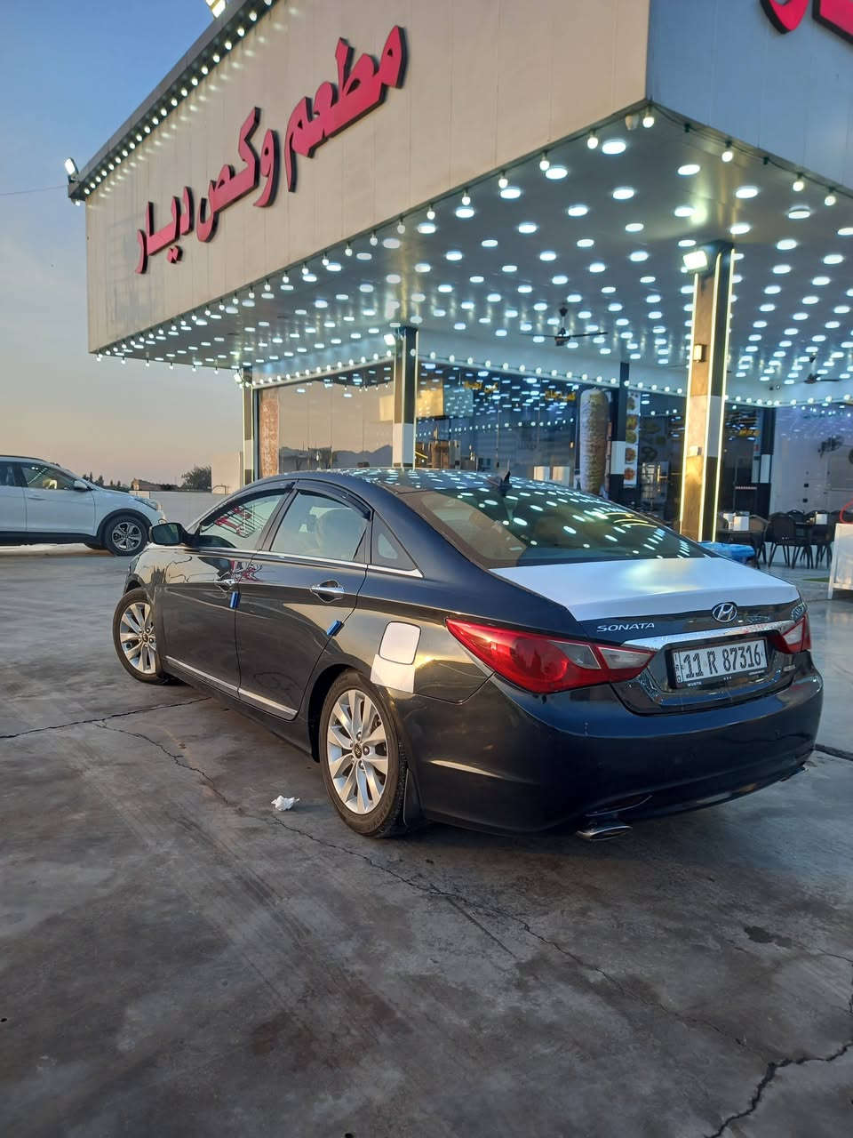 السلام عليكم
سوناته رقم بغداد موديل ٢٠١١ سياره فول مواصفات مكينه وكير حداديه جديد سياره مصبوغه احزام اثر جراد ضرر جاملغ خلفي عكس سايق مكينه ٢٤٠٠ 
يرهم مراوس حسب القناعه 
السعر ٩٧ وبيها مجال 
مكان ديالى الخالص 
***********
