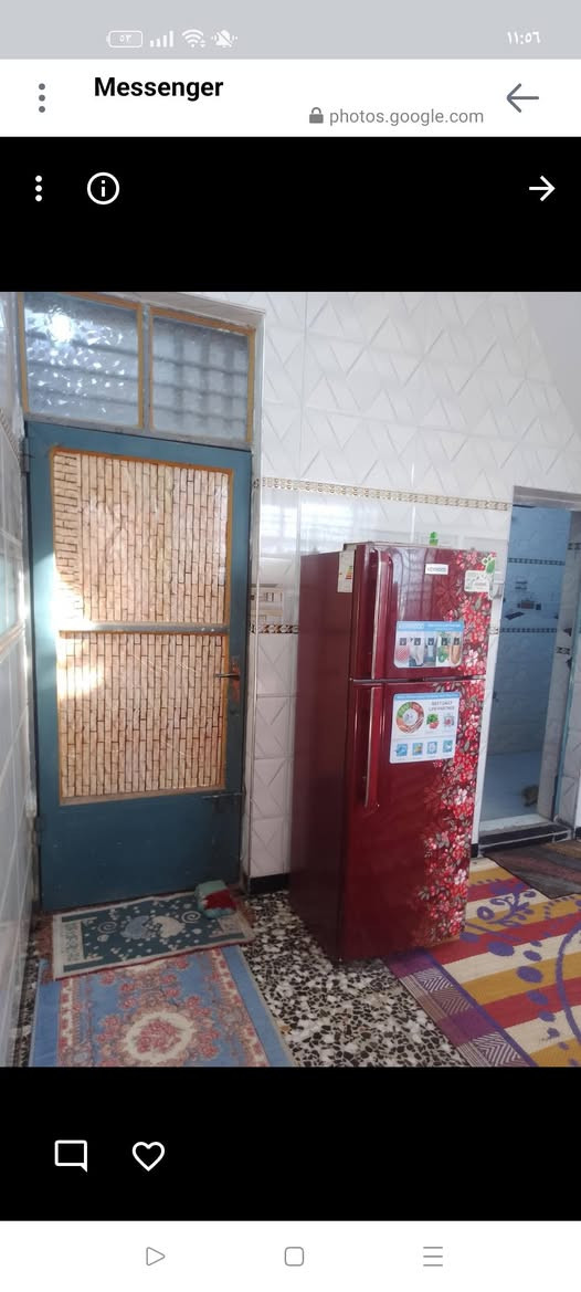 سلام عليكم بيت مساحة 100 مربع المكان حي الرحمة قرب الملعب بناء حديث طابوق يحتوي علئ غرفه وصاله وحمام داخلي وخارجي منور استقبال البيت كامل مكمل طابق واحد 
جنس الأرض مكاتبه الاستفسار *********** السعر 90
