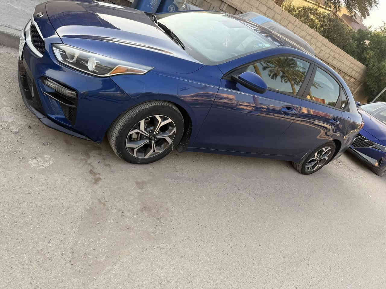 السلام عليكم
للبيع فورتي 
موديل2021
صبغ دعامية خلفية 
صور حادث وسونار ب منشور 
سيارة جديدة بدون اي نقص 
سعر143وبي مجال قليل 
الاتصال***********
مكاني بغداد حي قادسية
