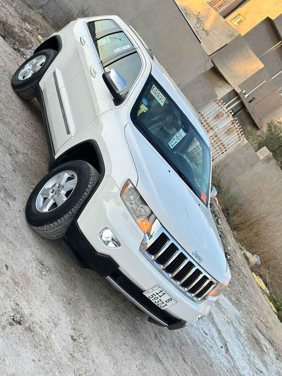 سلام عليكم عندي جيب وارد امريكي بيهه ربع قطع صبغ بدون دواخل شرط شواصي الغودتكم حوض كفاله محرك ٦سلندر صدر تخم تاير جديد داخل بيجي كشن كهربائي بصمه سياره احله من صوره رقم بغداد نكليزي شرط تحويل *********** مكان ديالي تقطع القدس  السعر ١٣٠وبيهه مجال حك جيه   ‭٠٧٧٢ ٤٠٧ ٢٩١٢‬
