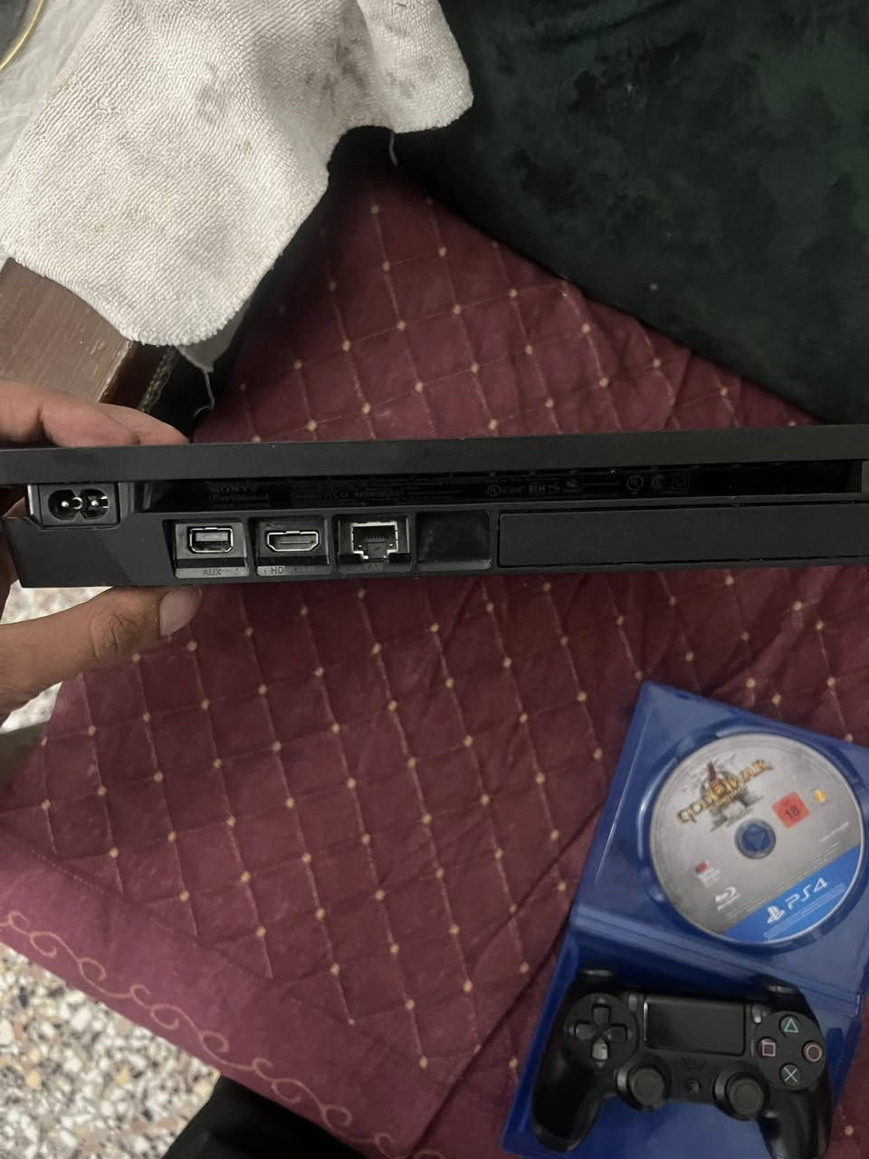 سلام عليكم بلي 4 سلم جهاز نظيف كلش ذاكره 1تيره اخذته قبل سنتين مصلح  السعر 200 وبي مجال بسيط ***********
