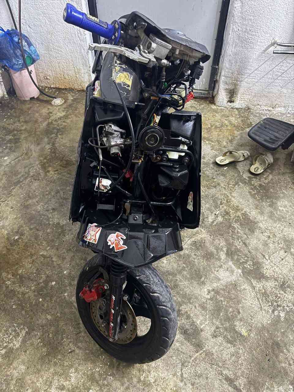 سلام عليكم دراجه سكنس فحل كابريتر. شلعه معدل حلو مكينه بلاديه ما مفتوحه  سلف هندر نكره بكل وقت
كفراتها موجود تريدها هيه وكفراتها بسعر وتريدها ابوحدها ابسعر كهربائيات كله شغال قفل جنطه قفل ستيرن شغال ريادها اب ٤٧٥ مكاني بغداد بلوثبه  رقمي *********** متواجد مازنجر واتساب وشكرا من الادمن واسف علاطاله
