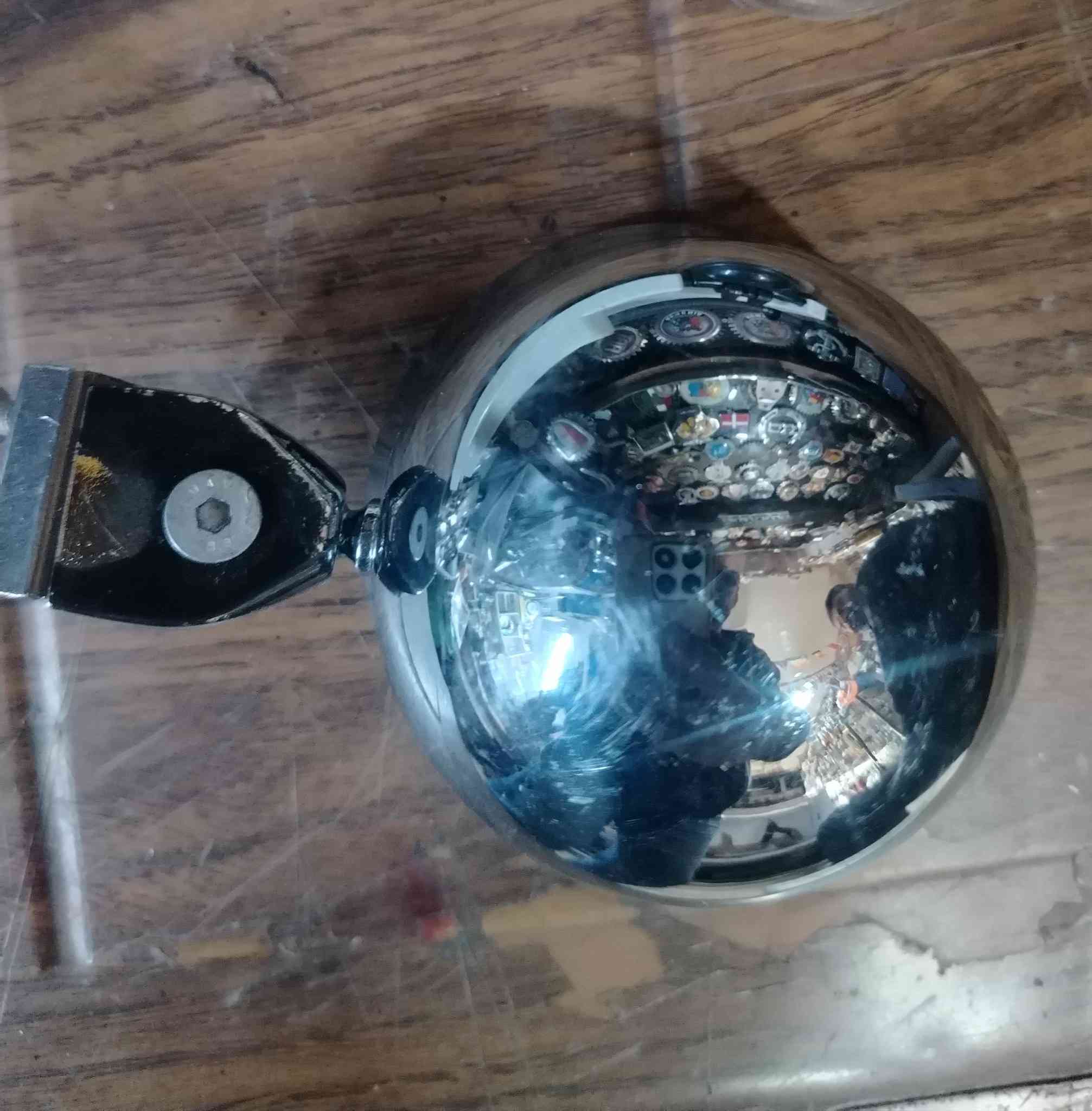 السلام عليكم للبيع شمعة دشبول وطاسة سوريا وجبة قديمة للاستفسار ***********
