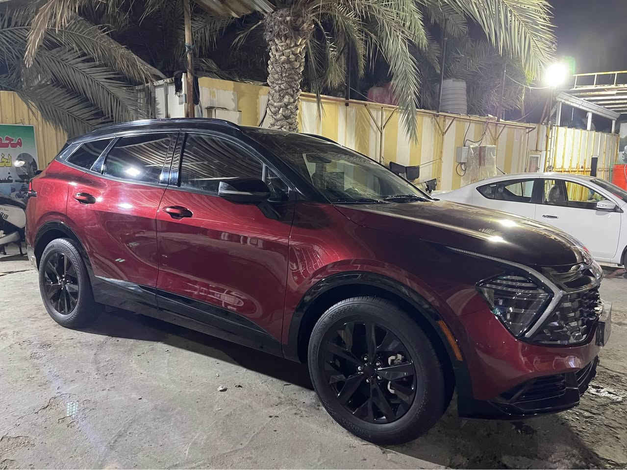 السلام وعليكم سبورتج وارد امريكي تقرير غرق سياره شغاله وجاهزه برغي مابيه نقص موديل السياره 2024حره بدون رقم منفيس بسمي حاضر للبصمه 
السياره فول موصفات برستيج 
السياره جديده وضع الشركه جاهزه وشرط السونار 
السعر اب200وهذا رقمي لشراي *********** البصرة, العراق
