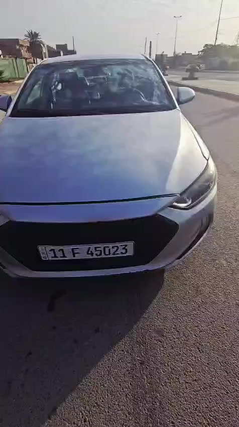 السلام عليكم .....
النترا 2018
امريكي رقم بغداد
سنوية جديدة باسمي 
بيها منضومة غاز وشغالة خير من الله
كير ومكينة مكفولات ماشية 133 
الحادث والسونار موجود بالصور 
 واكو بارد شبر يم قبق البانزين
السعر 105 وبيها مجال 
مكانها بغداد /حي الجهاد تواصل خاص 
***********
