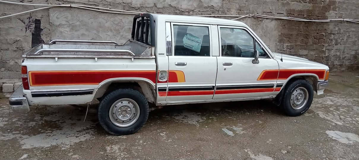 بيكم 88للبيع رغم محرك شاصي شرط السنويه 27 رغم اجنبي كاربون بي العنوان الموصل اليمن حي  النهروان الدوره السعر 68.   ***********
