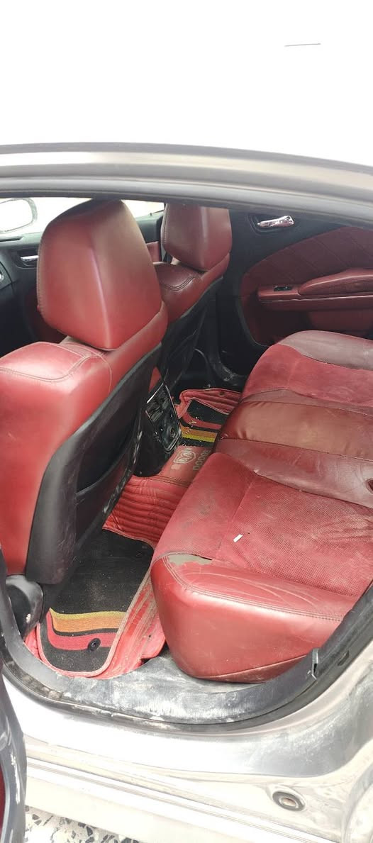 السلام عليكم شباب جارجر للبيع 
موديل 2013 RT  MAX
 رقم بغداد بسمي سنوي وهزه جديد 
الحادث بيها بجم وبيبان ثنين 
السعر 135وبيها مجال ***********
