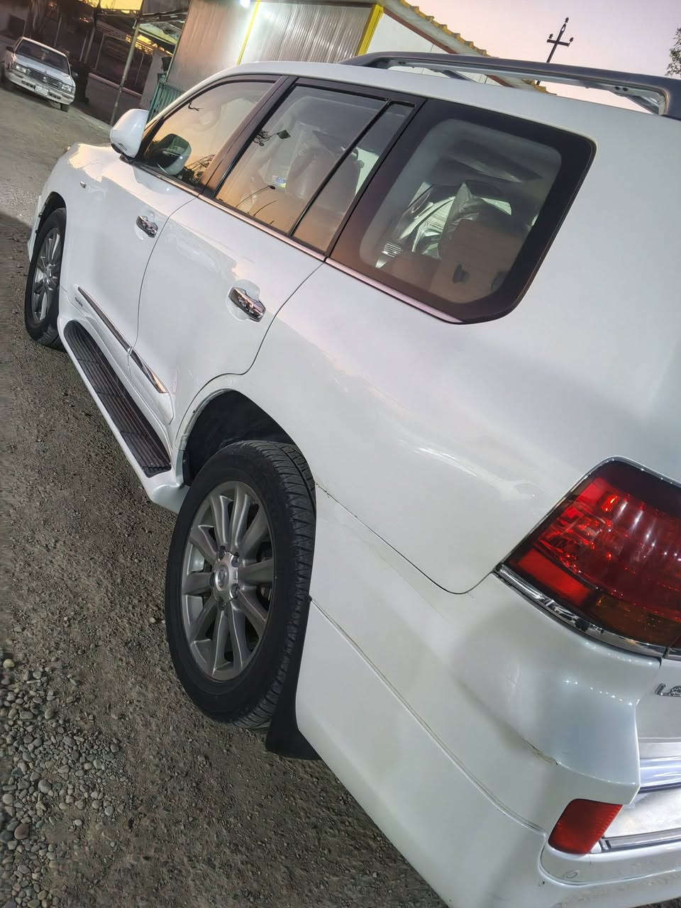 LEXUS 2011
LX570
SPORT
بريم أعلى مواصفات
مكينة 5700
سلايد روف
جكات
بصمة تشغيل وابواب 
كشنات تدفئة تبريد
كشنات كهرباء 
كامرات دوارة 
حساسات امامية خلفية 
جنطة كهرباء 
سيارة فول للخير 
كفاله من صبغ والفتح 
بيه بارد مكانين وتكحيلات خفيفة 

مكانه ديالى جديدة الشط 

***********
