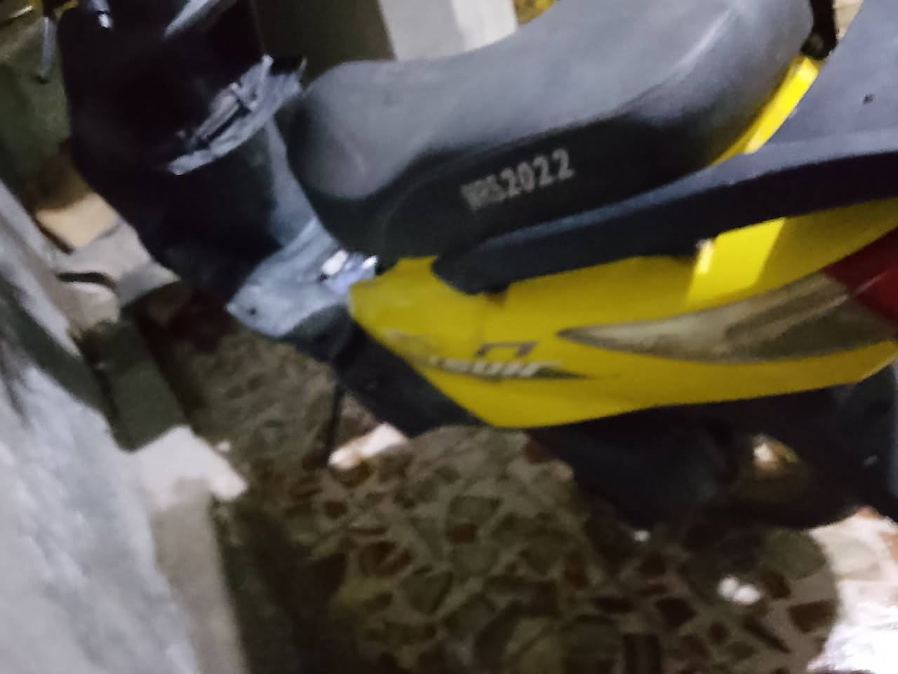 السلام عليكم
دراجه سكنس البيع مديل 22 الدراجه حلو وناعمه 
واي نقص ما بيه تجي شغل سلف وتطلع بيه 
الدراجه كهربائيات كله شغاله 
هندر يشتغل 
تايرات جديد بيه 
ويل رياضي 
الكفر الكدام موجود عدي 
السعر 250 وبيه مجال قليل 
العنوان حي النداء شارع مجمع بيتي قرب قصابيت الميالي 
والاستفسار ***********
