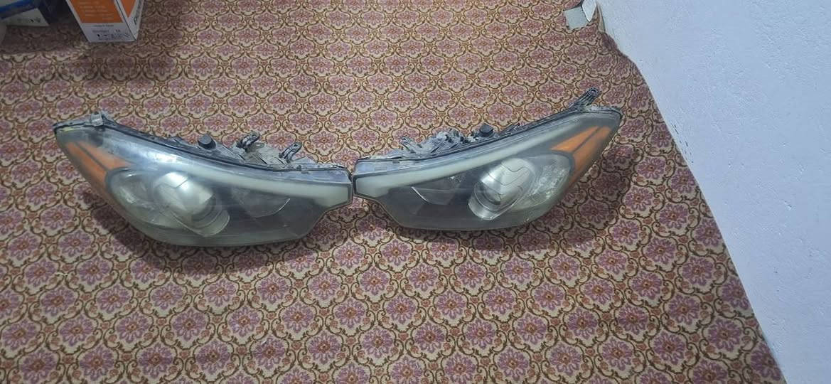 السلام عليكم
لايتات كيا فورتي(سيراتو) نضافه (80)بلميه يرهمن من موديل 14 الى 16
الاصليات كاملات كلوباتهن والقباغه مالتهن شادلهن لد نهاري واشاره..
ويده لايت بدلتها وطلع العطل مو منها .
قيمهن وبلعافيه عليك 
مكاني البصره ***********
