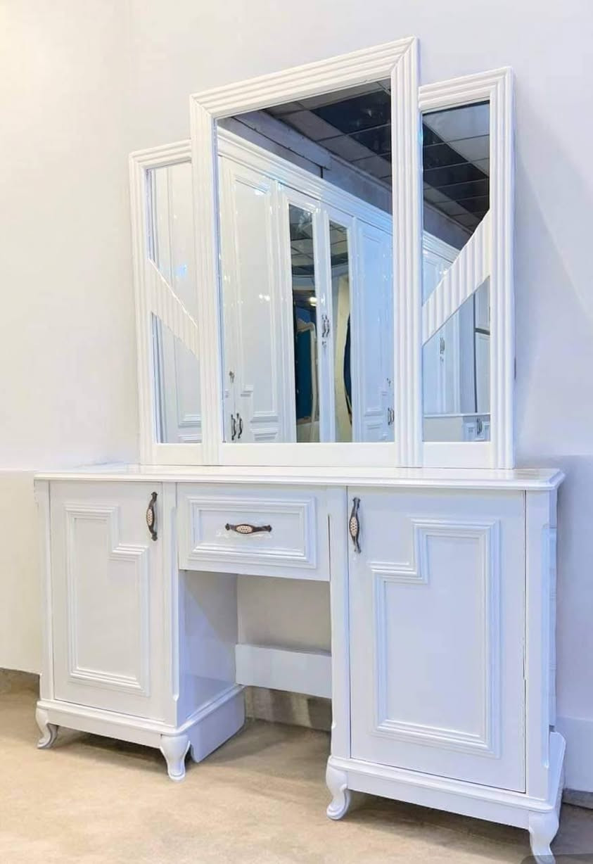 مديلات حديثه غرف اخشاب تزكام حسب طلب يوجد انواع مديلات الحديثه يوجد انواع الاصباغ حسب رغبت الزبون العنوان ناصريه استفسار نتصال واتساب***********
