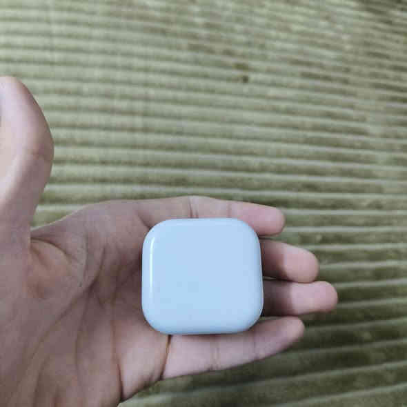 راس شاحنه اصلي . ابل ماستر
 20 واط مستعمل كلش قليل ونضافه كبالك سعر 25 قفله الجديده ب35 وهاي اخت الجديده ✨ واتساب*********** مكاني مدينه الصدر الجوادر
