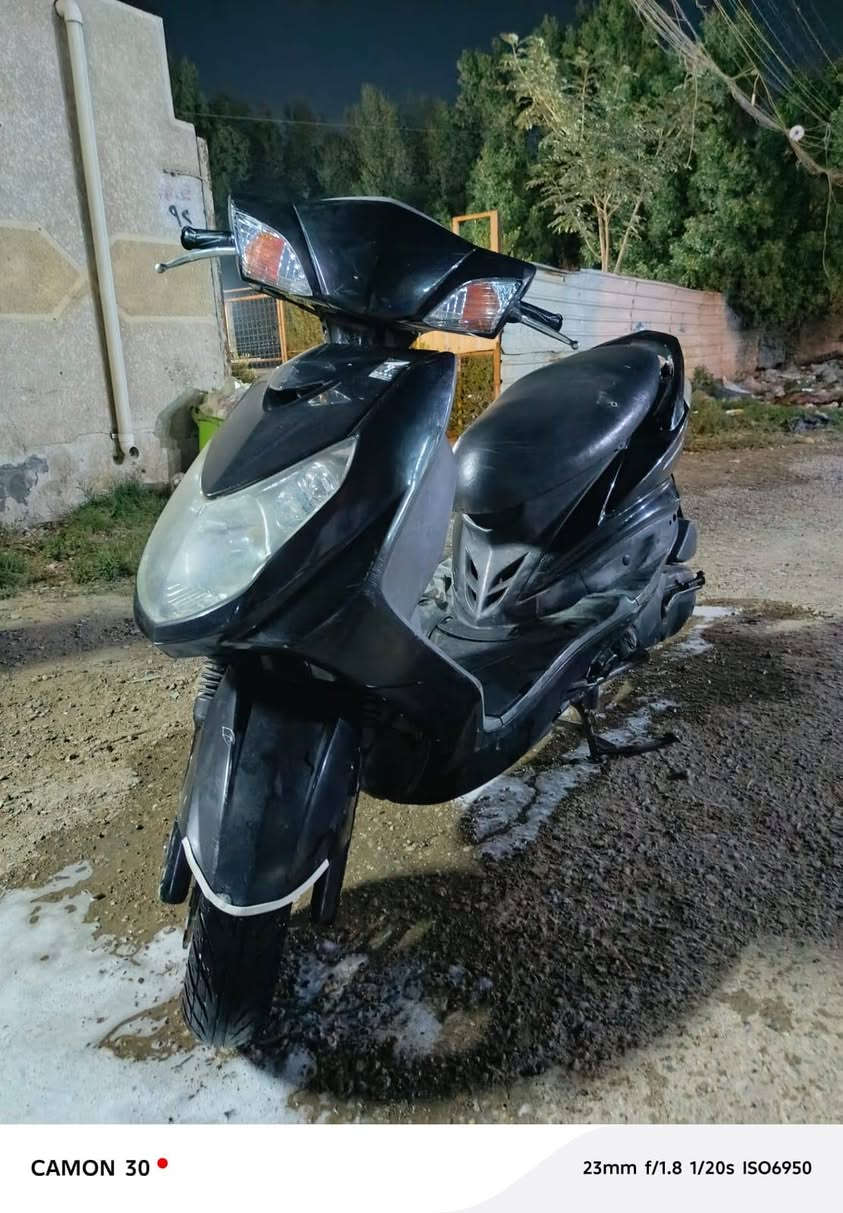 سلام عليكم دراجه مال رمبه صار شهرين نازله مكينه مكفوله دراجه برغي ما مفتوح بيهه هتم واحد  ويه المكينه السعر ٨٠٠ وبيه مجال مكاني بغداد العبيدي الرئاسه  رقمي ***********
