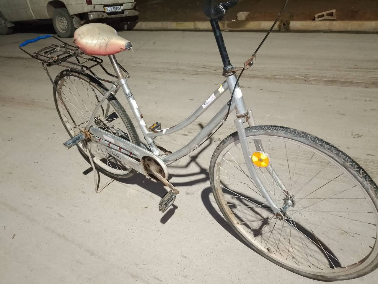 السلام عليكم بايسكل حجم26للبيع نضيف شرط السعر 30وبي مجال ل شراي وتحياتي للجميع


**إذا كنت صاحب هذا الإعلان وتريد حذفه لأي سبب، رجاءا أرسل رسالة إلى الدعم الفني**