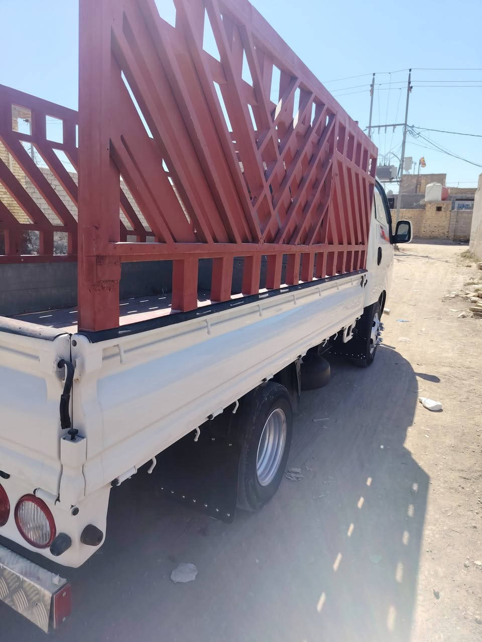 كيا فحل ٢٠١٧ للبيع
السياره احلى من الصوره جاهزه كير ومكينه وحدادية جديدة
بيها رشات صبغ بسيطه للجمالية صفحة اليمنه
المكان الحله
السعر ١٣٢ ورقه وبيها مجال شي قليل 
غير متواجده على الفيس بوك 
التواصل على الأرقام التالية
***********
***********
