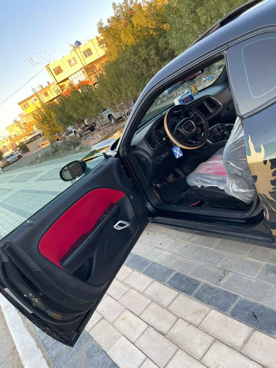 جالنجر مديل 2018 فول السياره مكينه كير خير من الله ضربتها جاملغ يمنه بنيد مبدل محدث جاملغ الي وره السايق بس صبغ تبريد تدفئه خير من الله تخم ويل تخم تاير كشر خير من الله دواخل جديد كل شي يشتغل بلسياره وايت بدي 8سلندر 5700هيمي السعر 180 $الاتصال *********** مكاني الدوره شقق الصحه
