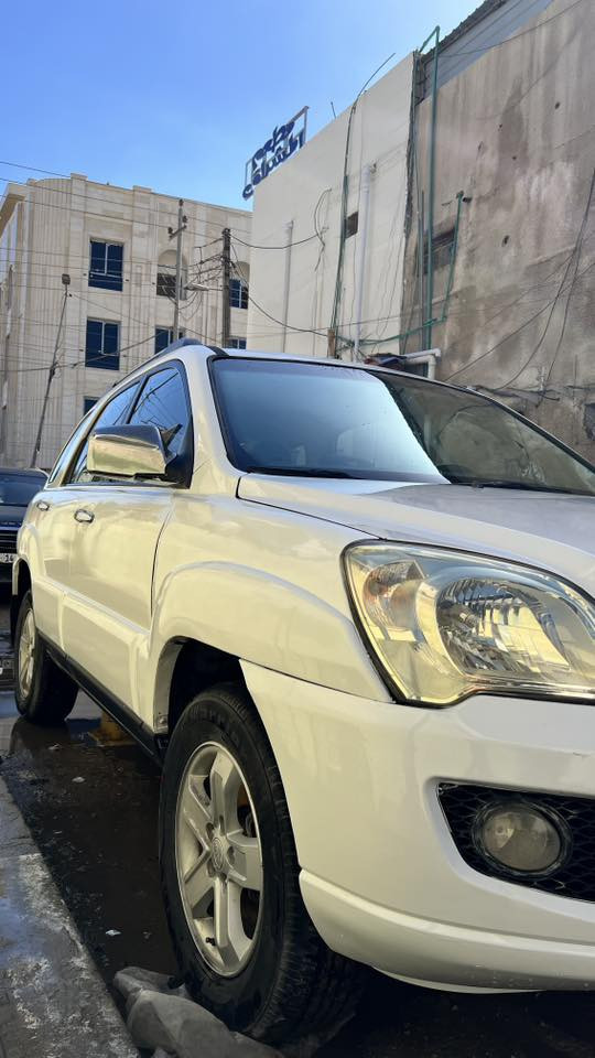 السلام عليكم
سيارة كيا سبورتج  للبيع🚗🚗
المديل : 2009
اللون : ابيض
الممشى : 160 الف كيلو
الحادث : السياره مكفوله من الحادث القوي  السياره مشتريهه زيرو عله ايدنة من الشركه  صار بيهه حادث بابين صفحة السايق  بدلناهن وصبغنة الصفحة  وصبغنه الصفحة الثانيه توحيد لون  السياره عندي صورهه قبل الصبغ عله وضع الشركه 
مكينه وكير ماملعوب بيهن ابد بلادي محرك 2000

الرقم : رقم بصرة باسمي رقم انكليزي سنوية لل 31  .

الموقع : البصرة المشراق الجديد /***********
السعر : 115 ورقة وبيهه مجال للطيبين .
