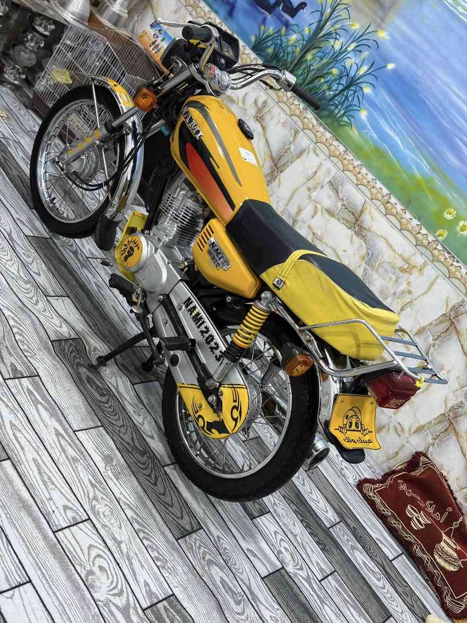 السلام عليكم /عليكم السلام
دراجه للبيع رقم موديل ٢٣
مفتوحه / لا ما مفتوحه 
الون اصفر رقم وسنويه
مكاني بصره قضاء المدينه
رقم بصره اقرا تفاصيل وخابرني 
السعر مليونين و٢٠٠ الف 
وبيهه مجال قليل***********
