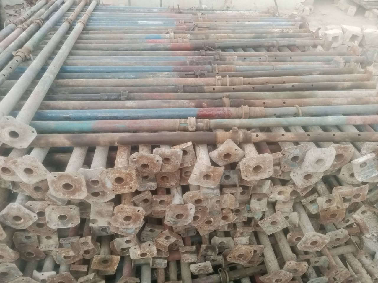 جكات الو الحاضن سن خشن وزن ثقيل
المكان بصره للستفسار ***********
