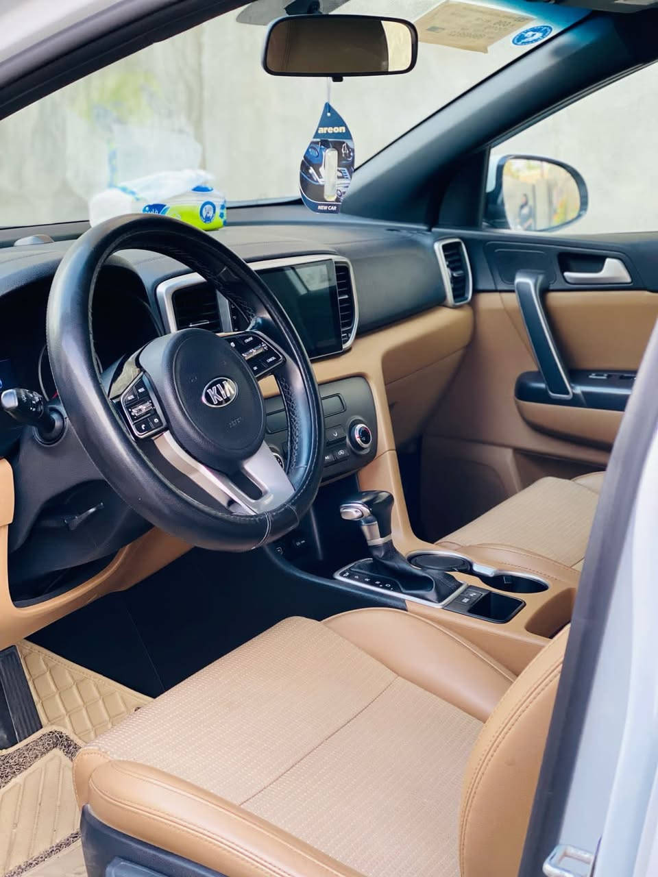 السلام عليكم

كيا سبورتج 2019 شكل الـ20

وارد خليجي ماشية72 الف

المواصفات:

🔸شاشة+كامرة خلفية

🔸حساسات خلفي وامامي

🔸تبريد ثلاث قطع

🔸ثلاثة انظمة قيادة

🔸لد نهاري 

🔸مري شفط

🔸اشاير بل مري

🔸كشنات جلد 

🔸تحكم ستيرن 

🔸وسائد هوائية بالكشن 

محرك 2000 دوش

السيارة خير من الله 

كير ومحرك مكفولات 

السيارة كلين ماعدا بارد كلش قليل بل باب 

مكفولة من الصبغ

للبيع او المراوس حسب القناعة 
للاستفسار الاتصال/***********
