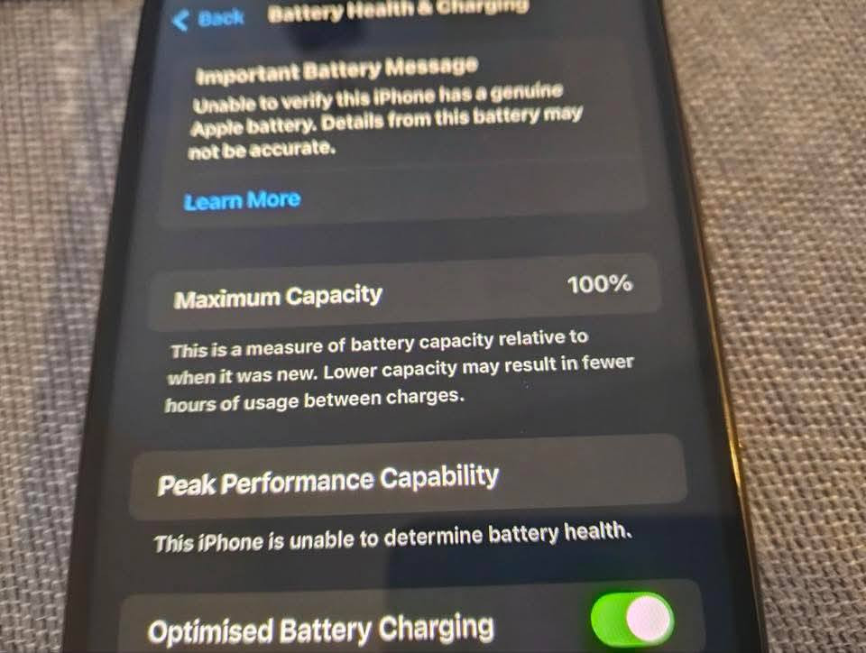سلام عليكم للبيع ايفون اكس ماكس مبدل فقط بطاريه اصليه ذاكره 256 نت تصال كله شغال فقط فيس ايدي متوقف وكامره بيها رجه خفيفه بس مغناطيس تسوي ونسوي اني وياك بعد سعر 180 وبي مجال بسيط مكاني حله حي جزائر مقابيل الملعب رقم *********** مو شراي لا تجي فدوه
