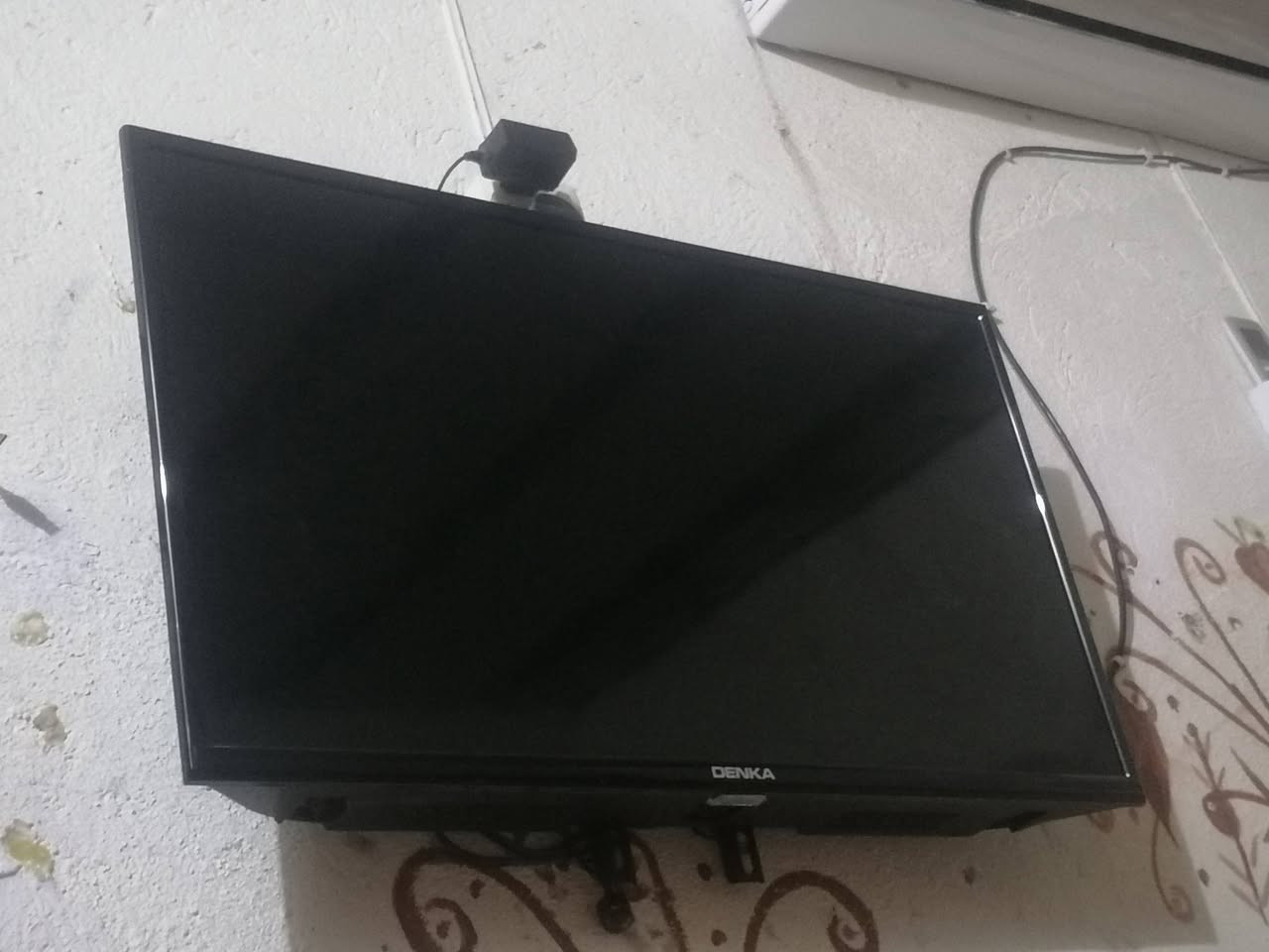 شاشه اخذتها جديده بس بنتي متدري طخت بيها العوده مال ماسحه صارت بيها شخطتين مثل ماموضح بصوره نوعيه زينه ب100بي مجال لحد يكسر بسعره ارجوكم اني اريد اخذ ام نت يردون ام نت العنده مستعمله مابيها شي حتلو اطي فرق قليل نراوس بيها


**إذا كنت صاحب هذا الإعلان وتريد حذفه لأي سبب، رجاءا أرسل رسالة إلى الدعم الفني**