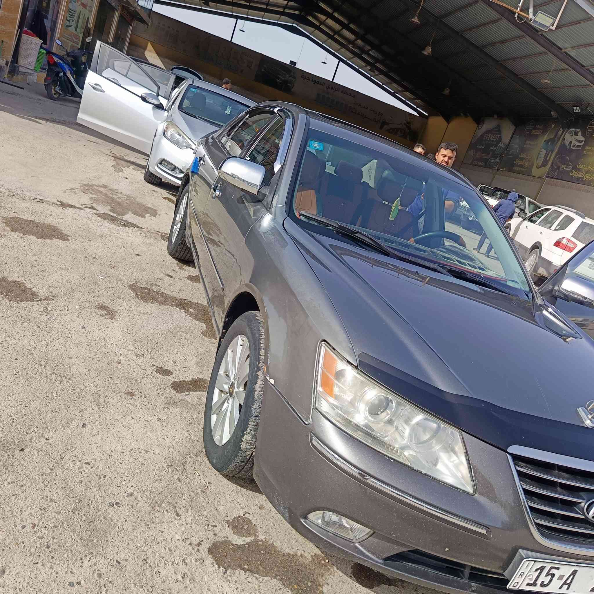 سلام عليكم سونته الفين 9فقط جاملغات رش بسبب جراد فول الاخير محرك وكير شرط بلديات  محرك الفين وربعميه اربعه سلندر مكان الانبار رمادي معروضه 118 وبيه مجال رقم هاتف ***********
