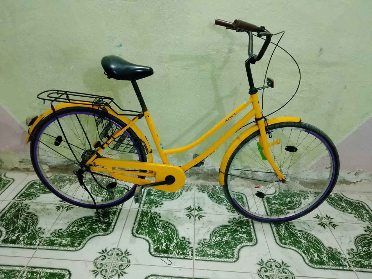 السلام عليكم بايسكل للبيع حجم 26 موديل 19 نظيف السعر 110بي مجال مراوس عادي


**إذا كنت صاحب هذا الإعلان وتريد حذفه لأي سبب، رجاءا أرسل رسالة إلى الدعم الفني**