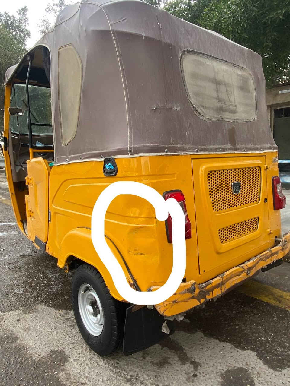 سلام عليكم تكتك للبيع موديل22شهر السابع بيها بس ضربه بلعضد الخلفي السعر خاص ***********
