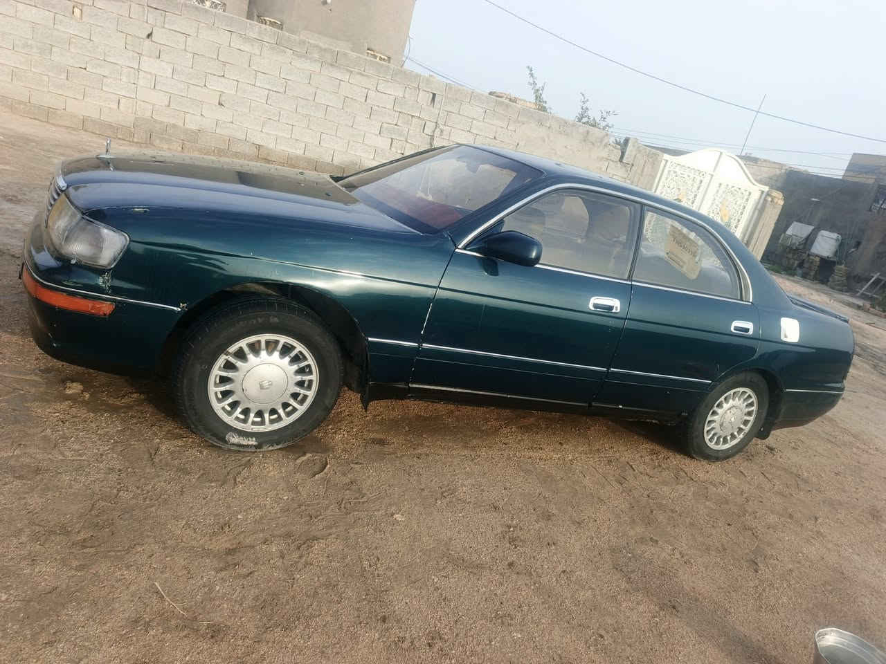 السلام عليكم تيوته كراون بطه متصل موديل ٩٣ رقم بغداد محرك 3000 رياضي محرك وكير واكسن شرط حداديه جديده كهرباء يات كلها شغاله غرفه جديده مكفوله من الضربه مصبوغه عام اثر جراد  سياره مكفوله كص ونقل وعيب شرعي ترايك وين ما يعجبك سياره جاهزه وبل عافيه عل ياخذها سعرها ٤٠ وبيها مجال بصيط مكاني سماوه رقمي ‏‪***********‬‏        ***********
