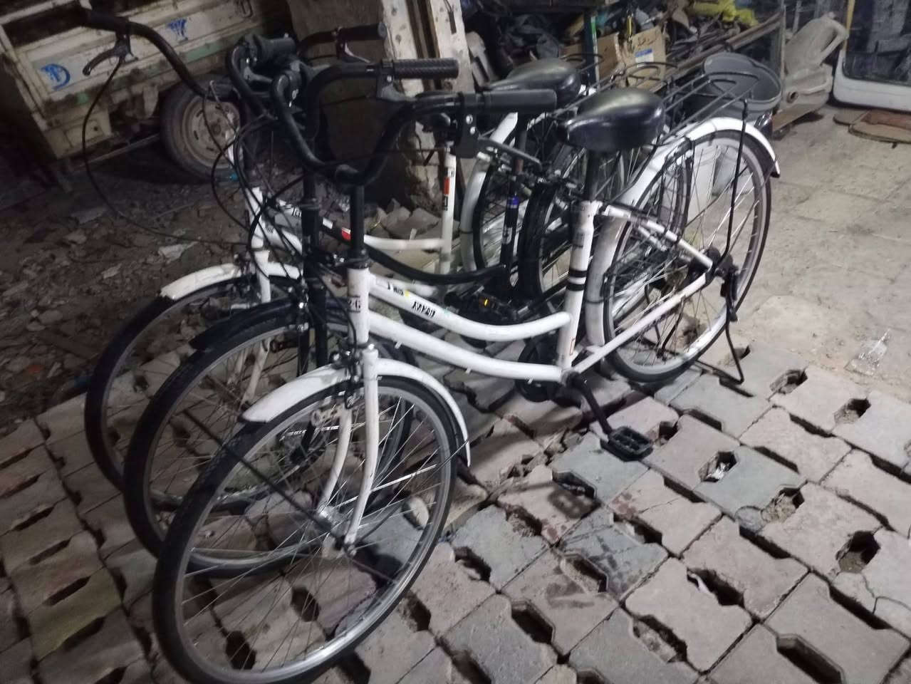 بيسكلات حاويه حجم 26 22 16 مكان ناصريه سومر ***********
***********
