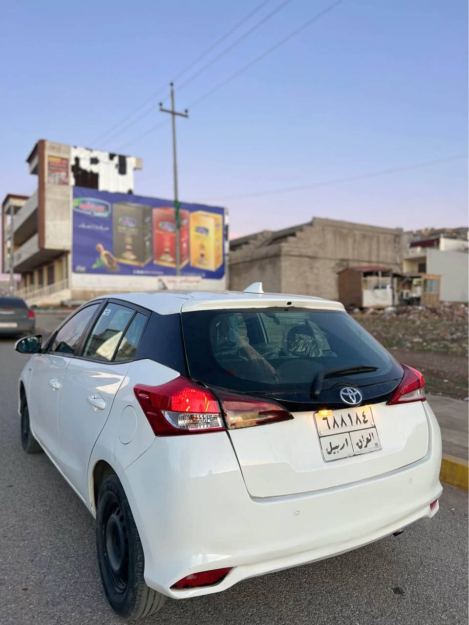 سلاوي خواي گةورة يارس٢٠١٩  جانتا    ناو زةرد ئيكو گير  توماتيك و عادي گير ومةكينة و كارةبايةت بةشةرت ١٥٨هةزار روشتوة  ٣ پارجةي پيش و ١ پارجةي دواوةي هةية ناوي  زور كةم گرتيتي  
١٠٥ وةرةقةو ماجالي كةم 
*********** كويسينجاك, أربيل
