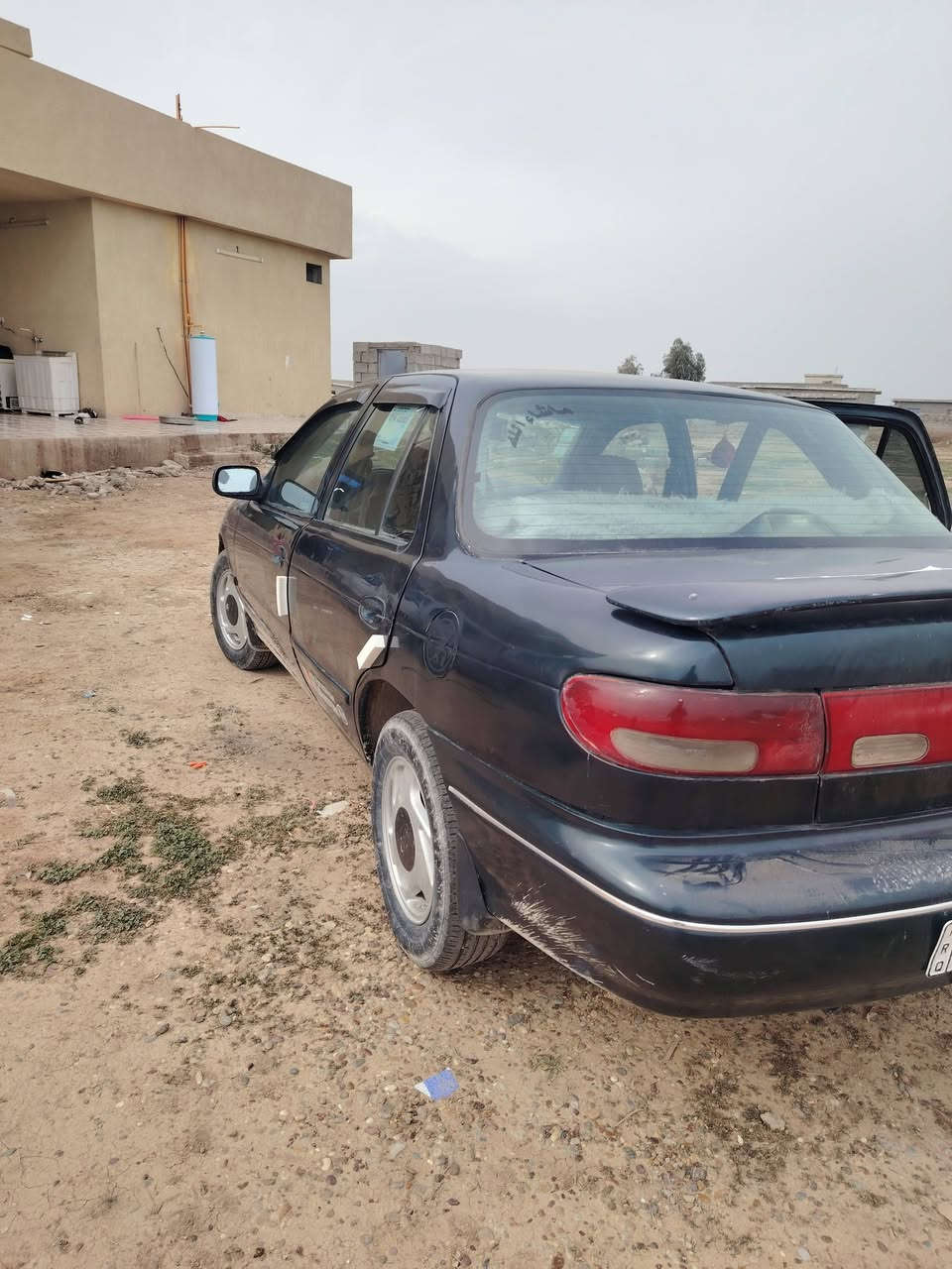 السلام عليكم للبيع كيا سيفيا موديل 95 تحويل مباشر صبغ عام جماليه فقط مكفوله من ضربه كير ومحرك مكفولات تدفئه تبريد شغالات كهربائيات كلها شغاله الون زيتوني  السعر 37 وبيها مجال بصيط مكاني بغداد التاجي للستفسار ***********
