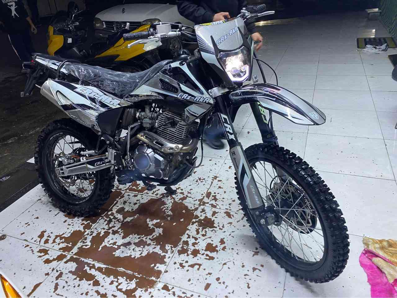 CRX- AXR 250cc
جديد ماشي4256k.mفقط
كبس بدون صبغ بدون حوادث
دراجة جديدة   التوصل وتسااب  *********** أربيل, العراق
