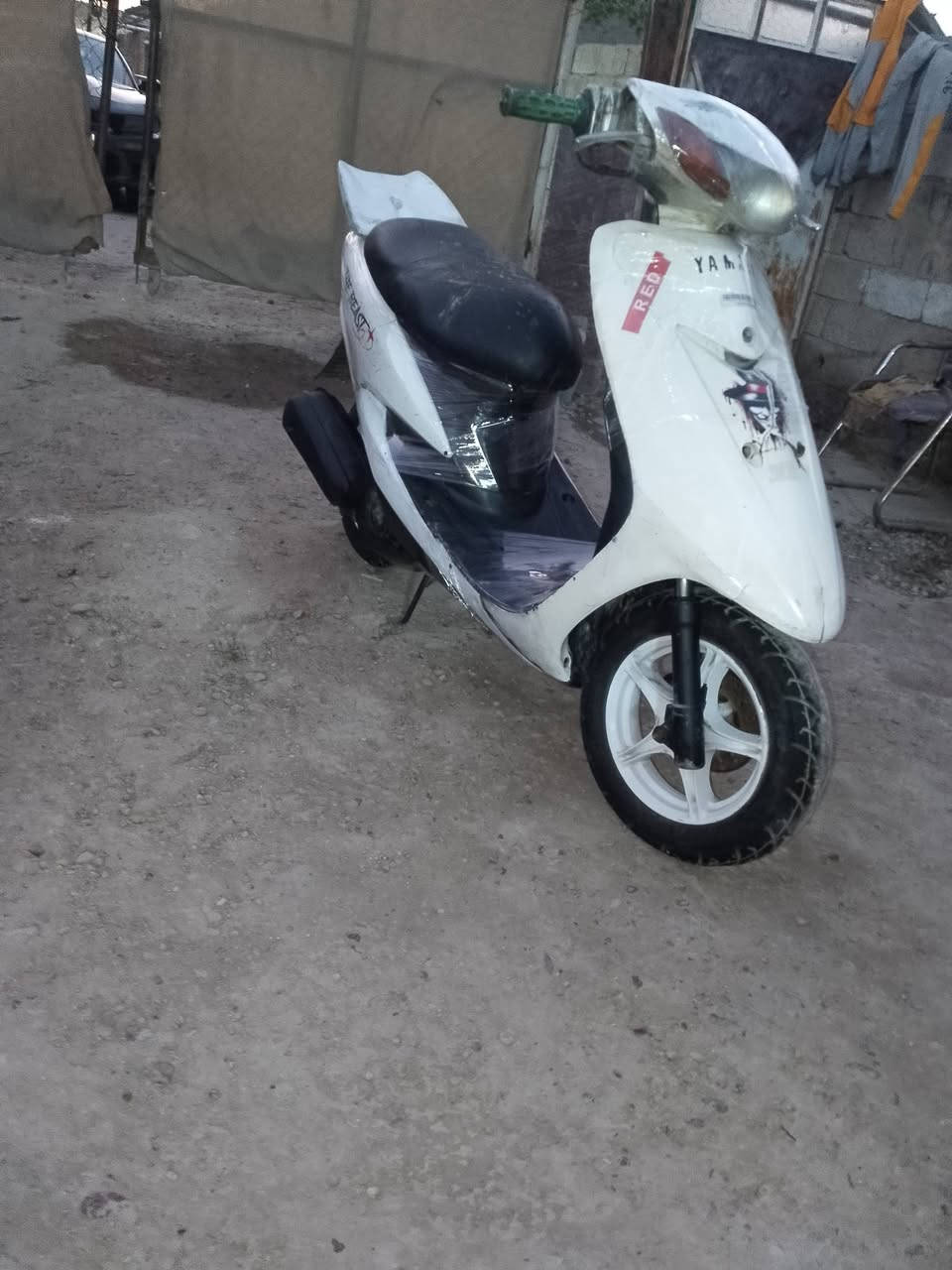 دراجه عصفوريه رياضي تشتغل سلف وهندر بس باتري ضعيف مكينه نضيفه ناعمه شلعه ومعدل  كهربائياتهه شغاله قفل ستيرن قفل جنطه كله شغاله تخم تاير جديد وياله ويل كب دبلات شغاله ستان صفح وستان تعليك سعر 200مكاني بغداد مدينه الصدر شراي يتصل ***********بيه واتساب
